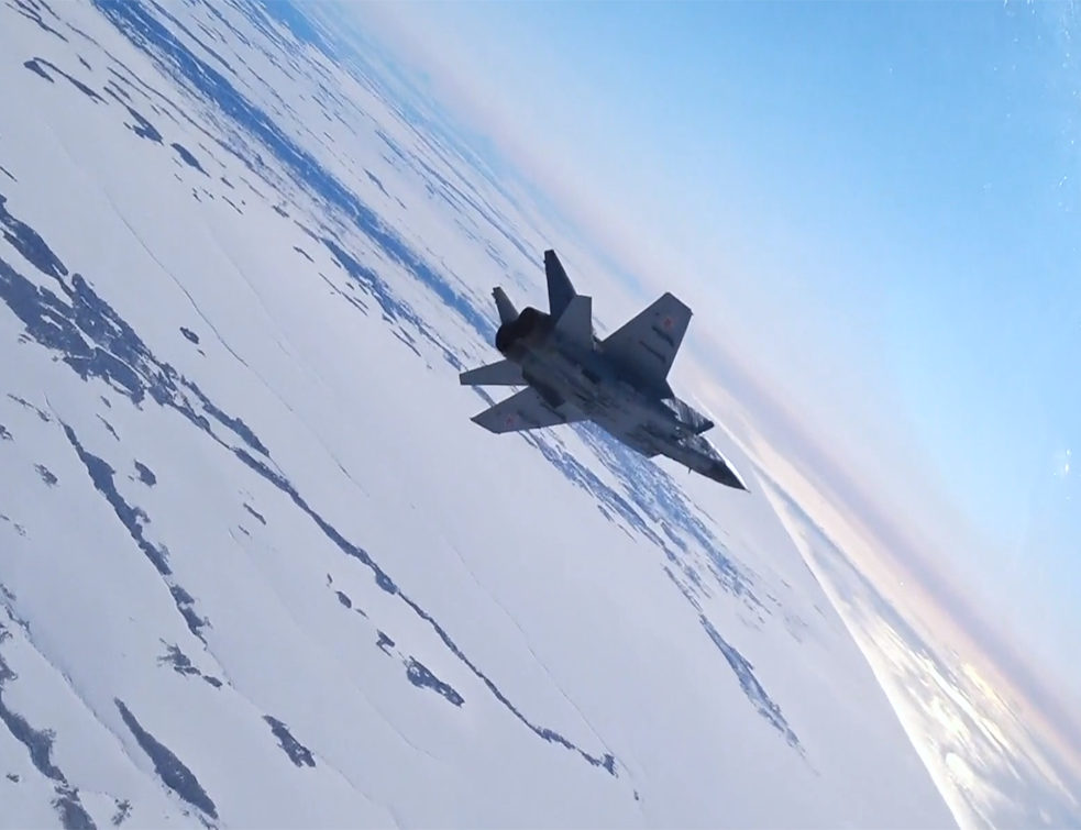 Птица не може да пролети: Ево како МиГ-31 пресреће авион који је „повредио“ руски ваздушни простор